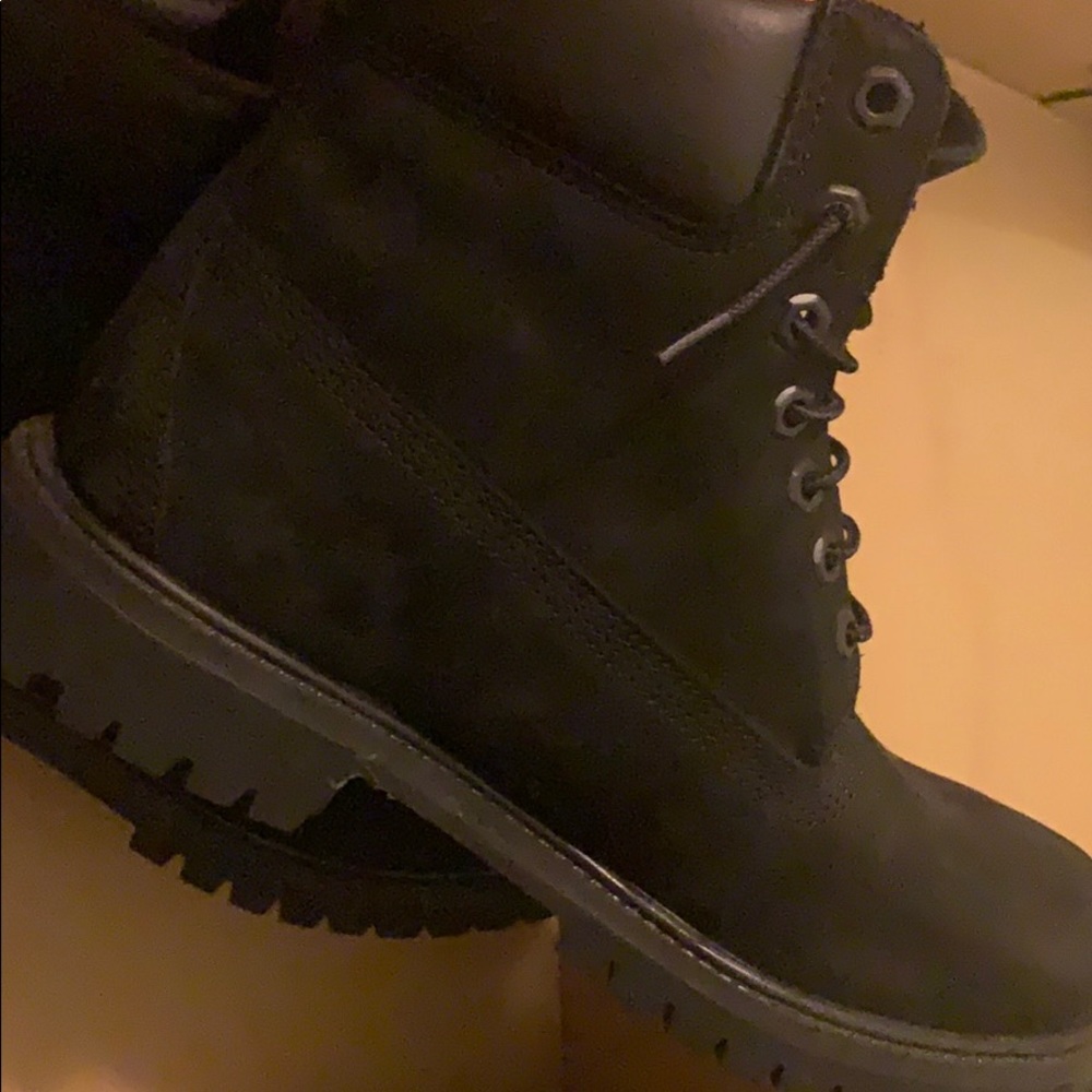 shoes - Picture 4 of 8
